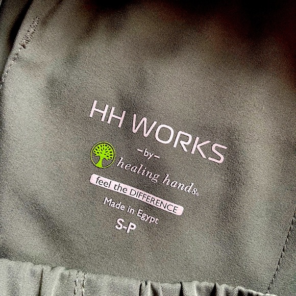 Healing Hands Scrubs - Picture 5 of 6